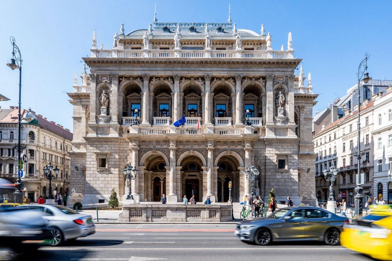 Designer Boutique 2R Walk To Opera House & Basilica Apartment Будапеща Екстериор снимка