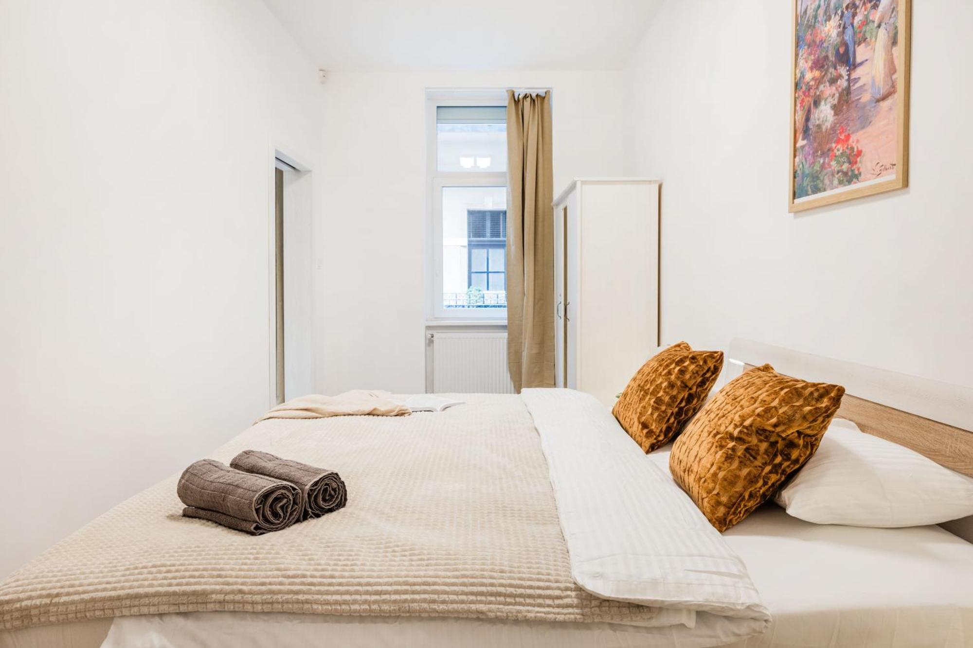 Designer Boutique 2R Walk To Opera House & Basilica Apartment Будапеща Екстериор снимка