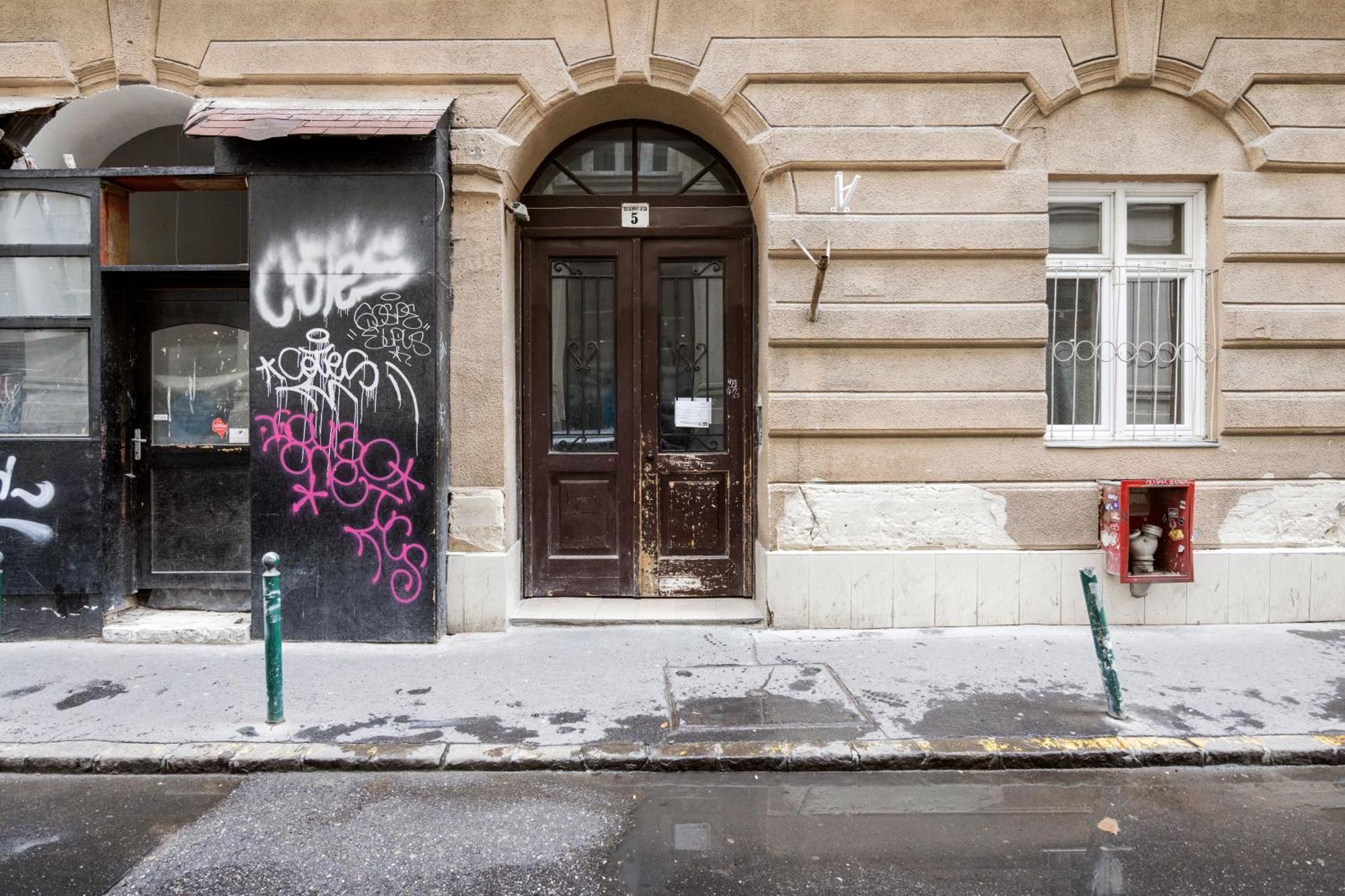 Designer Boutique 2R Walk To Opera House & Basilica Apartment Будапеща Екстериор снимка